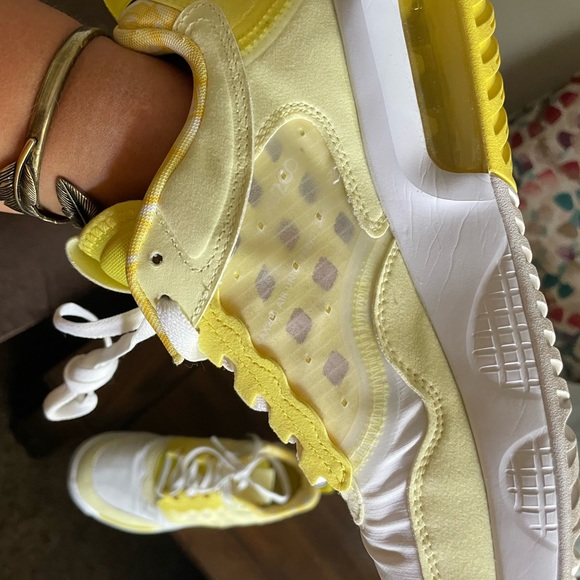 JORDANS size 7 MAX 200 - Picture 4 of 5